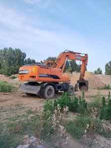 Used Doosan DH210W-7 Wheel <strong>Excavator</strong> 90% <strong>NEW</strong> with Engine Motor &amp; PLC From Korea - Product Image 3