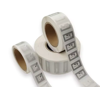 Conçu sur mesure 13.56MHz RFID NFC Tag ISO modèle 213 215 216 Mini autocollant d'étiquette PET étanche pour les médias sociaux