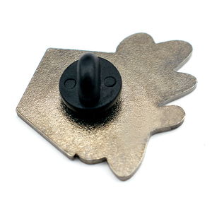 Pin de esmalte duro con letras de diseño libre personalizado, abalorios de esmalte suave, alfileres de manos con estampado UV, pinos - Product Image 6