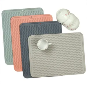 Tapis de séchage de vaisselle en silicone antidérapant résistant à la chaleur et compatible lave-vaisselle 30*40 pour comptoir de cuisine - Product Image 3