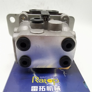 Excavator PC200-6 Pilot Valve 702-16-01540 Foot <b>Pedal</b> Valve 702-16-01540 - Product Image 5