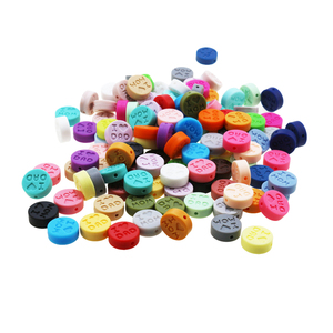 Perles en silicone de qualité alimentaire sans BPA en gros SYBBeads Perles de dentition pour bébé avec lettres 'J'aime Maman/Papa' 18*7.2mm 33 couleurs LFGB - Product Image 2