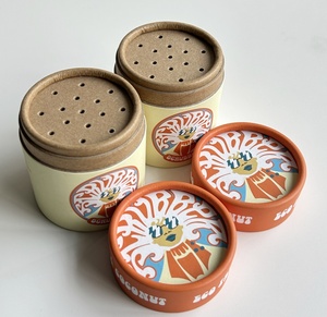 Emballage cylindrique en papier kraft naturel écologique avec tamis pour boîte à poivre imprimée - Product Image 6