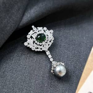 Broche de luxe de style palais rétro français, fleur de poitrine en cristal haut de gamme avec pompon et perle, épingle élégante pour costume, robe, col, accessoire - Product Image 5