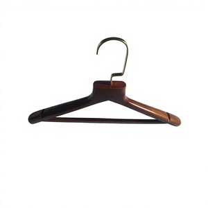 Cintre en bois de luxe de qualité supérieure pour vêtements et sacs – Écologique, durable, taille et style personnalisables, crochets et rails détachables - Product Image 6