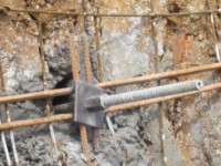 Ancrage à tête autoperceuse Kelleg en PRF (Plastique Renforcé de Fibre de Verre) avec barre creuse, filetage 32 mm, 90 kN pour l'exploitation minière