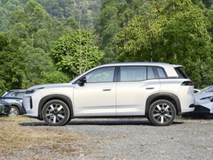 <span class=keywords><strong>Voiture</strong></span> Électrique PHEV Aion I60 Édition Avancée 2026 de Marque Chinoise, SUV Compact 5 Places, Véhicule à Énergie Nouvelle pour Usage Professionnel et Familial - Product Image 4