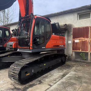 Excavatrice sur chenilles DOOSAN DX300 d'occasion, 30 tonnes, 2022, moteur Isuzu, hydraulique, boîte de vitesses, pompe, roulement |   Travaux de terrassement intensifs - Product Image 2