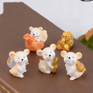 Adornos de ratas de dibujos animados en miniatura de resina con lingotes de oro y monedas, decoración de estilo chino para bonsáis y llaveros - Product Image 2