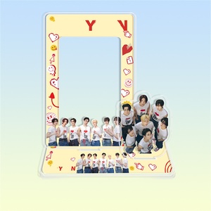 KPOP Stray Kids V SUGA JK CORTIS IVE Stand ITZY IU ILLIT ZB1 TWS Figura de Acrílico con Soporte para Tarjetas, Decoración de Escritorio para Fans - Product Image 5