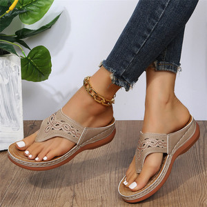 Sandalias Nuevas 2026, Tallas 36-43, con Suela Gruesa de Espiga, Sandalias de Playa con Diseño Hueco y Diamantes para Mujer, Calzado de Verano - Product Image 4