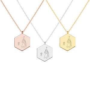 Collane di gioielli di moda per le donne <span class=keywords><strong>collana</strong></span> con ciondolo esagonale ipoallergenico in acciaio inossidabile <span class=keywords><strong>collana</strong></span> con disegno personalizzato per bambini - Product Image 1