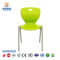 Chaise d'école empilable ergonomique et écologique en plastique PP respirant avec structure en acier pour un apprentissage collaboratif actif et moderne
