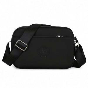 Sac à bandoulière pour femme en nylon Oxford imperméable, sac minimaliste à porter en bandoulière, sac de poitrine pour femme, vente chaude - Product Image 2