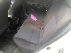 Toyota <span class=keywords><strong>Yaris</strong></span> L Sedán 2017 de <span class=keywords><strong>Segunda</strong></span> <span class=keywords><strong>Mano</strong></span>, 5 Plazas, Automático, Gasolina, con Cámara Trasera, Neumáticos R15, Asientos de Cuero - Product Image 4