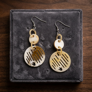 <b>Handmade</b> 2026 Stock Vietnam <b>Fashion</b> <b>Children's</b> Eco-friendly Cute Style Natural Horn Pendant Dangle Earrings Vintage Wedding 3cm - Product Image 3