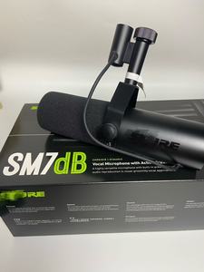 Microphone dynamique filaire SM7DB - avec interrupteur pour les performances en direct, les spectacles sur scène, le streaming en direct et les studios d'enregistrement. - Product Image 4