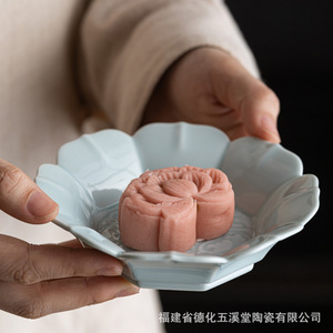 Assiette à dessert en céramique en forme de lotus, service à thé, plat à fruits en porcelaine, style zen, pour usage domestique, Fujian Dehua Wuxi Tang - Product Image 4