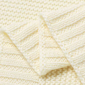 Couverture en coton biologique 100 % tricotée au crochet, unie, pour bébé, vente en gros - Product Image 4
