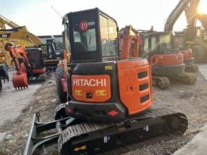 Excavatrice sur chenilles hydraulique Hitachi Zaxis55USR de 5,5 tonnes, peu d'heures de fonctionnement, à vendre, fiable pour la construction et l'aménagement paysager - Product Image 2