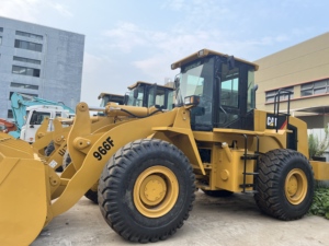 Cargadora CAT 966F usada en stock, maquinaria de carga sobre ruedas Caterpillar. Máquina bien mantenida con consumo de combustible estable. - Product Image 5