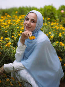 Hijab in Modal Premium Leggero con Sottohijab in Cotone Ghiaccio, Facile da Indossare, Nuova Tendenza Moda Etnica - Product Image 3