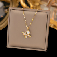 Elegante Collar de Moda con Colgante de Corazón de Mariposa y Tulipán en Acero Inoxidable Chapado en Oro de 18K Que No Se Deslustra, para Mujer