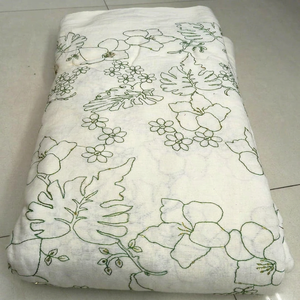 Tissu en coton brodé de qualité supérieure pour costumes féminins, lehengas et kurtis, vêtements ethniques de créateur, vendu au mètre - Product Image 1