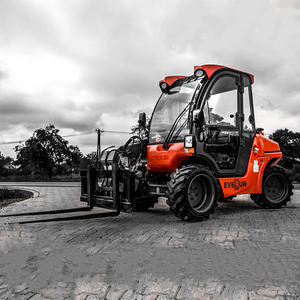 Chargeuse sur pneus télescopique compacte multifonctionnelle ERT1500 de 1,35 tonne pour l'agriculture et la construction - Product Image 6