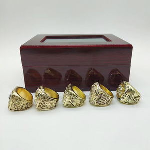 5 Nhẫn <span class=keywords><strong>Set</strong></span> Los Angels Lakers Vô Địch Nhẫn <span class=keywords><strong>Set</strong></span> Với Hiển Thị Hộp Kobe Người hâm mộ Thể Thao Lưu Niệm Người Đàn Ông Thời Trang Nhẫn - Product Image 2