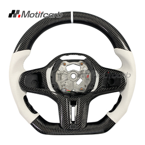 Volante de Fibra de Carbono Personalizado con Agarres Blancos para BMW G20 G21 G22 G30 G31 X3 X4 X5 G01 G02 G05 G80 G29 M2 M3 M4 2017-2026 - Product Image 1