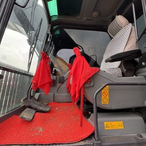 Excavadora Volvo EC240D 24T Usada con Motor Deutz y Bomba de Engranajes para Limpieza de Escombros Post-Tramunturales y Reconstrucción Temporal de Carreteras (Modelo 2024) - Product Image 2