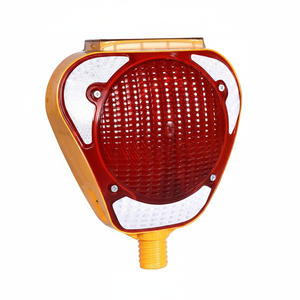 Luz de Advertencia de Tráfico Solar Triangular Intermitente en Rojo, Impermeable IP68, Hecha de Material ABS y HDPE Duradero - Product Image 2