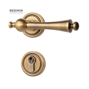 Cerradura de Puerta Interior Retro de Bronce, Manija Magnética Silenciosa de Latón con Orificio para Llave, para Dormitorio, Casa de Lujo, Conjuntos de Decoración para el Hogar - Product Image 1