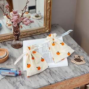 Bolsa de Algodón Reciclable para Accesorios de Cuidado de la Piel, Perfume, Crema para Ojos, Lápiz Labial y Artículos de Primera Necesidad - Product Image 1