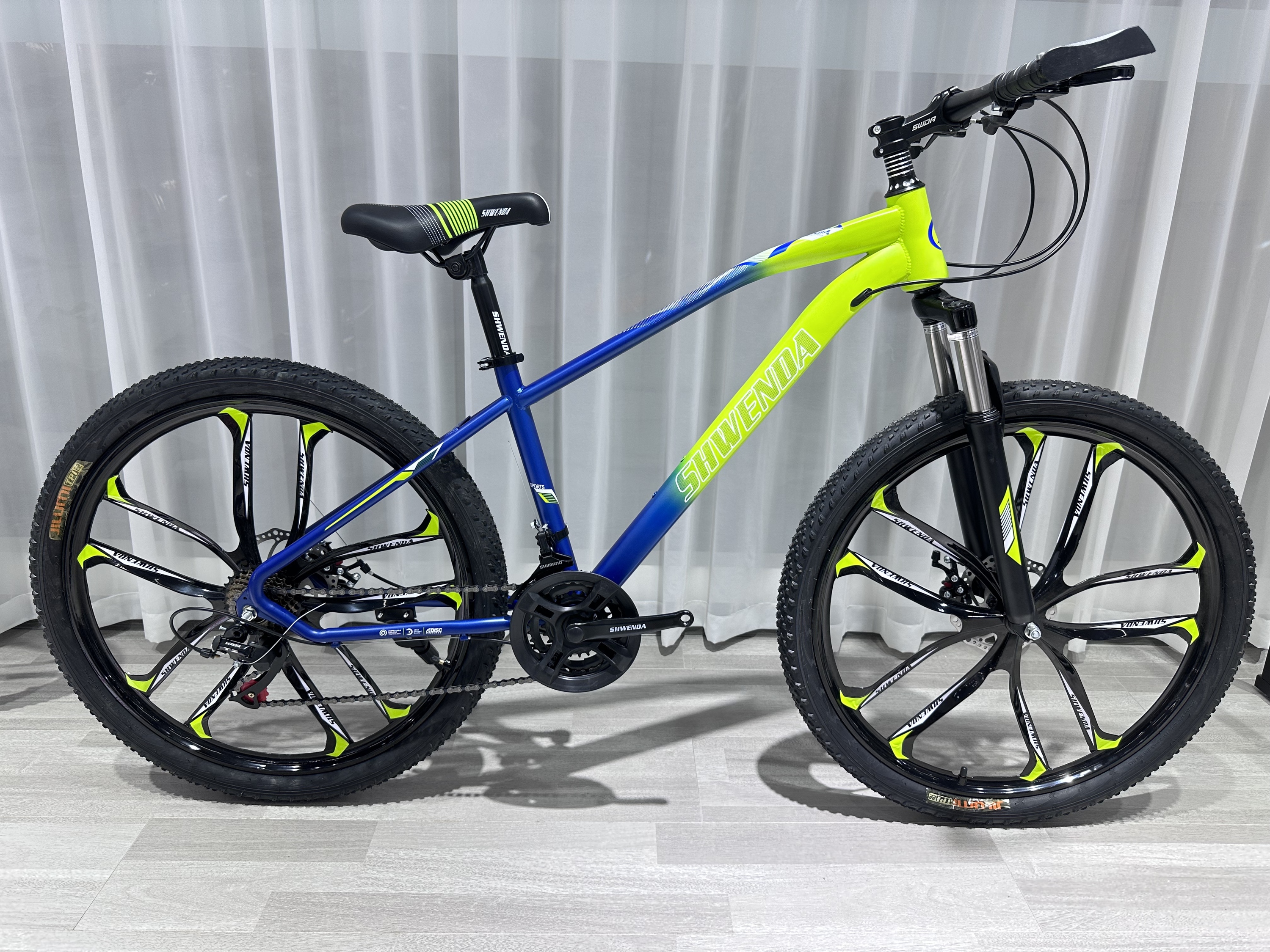 Green  Integrated Wheel
