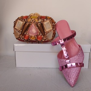 Nuovo Arrivo Scarpe da Sposa di Lusso Verdi con Tacco Alto e Set Borsa <span class=keywords><strong>a</strong></span> Mano con Strass di Cristallo <span class=keywords><strong>a</strong></span> Fiore Dorato e Pochette da Sera - Product Image 6