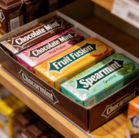 Présentoirs de comptoir pliables écologiques personnalisés pour barres chocolatées, en carton ondulé blanc, pour bonbons