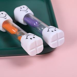 Minuteur de temps créatif rotatif en verre fait main, design moderne et ludique, pour le brossage des <span class=keywords><strong>dents</strong></span> des enfants (1 à 3 <span class=keywords><strong>minutes</strong></span>), idéal pour la Journée des enfants, avec entonnoir, petit cadeau, vente en gros - Product Image 2