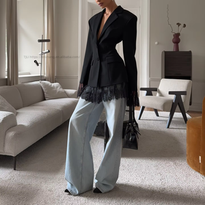 Haut de costume pour femme à manches longues, style blazer, uni, tissé, avec empiècements en dentelle noire et fermeture boutonnée - Product Image 4