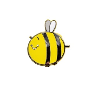 Haute qualité personnalisé métal artisanat en alliage de Zinc jaune insecte miel abeille genre doux dur émail épinglette Badge pour vêtements - Product Image 1