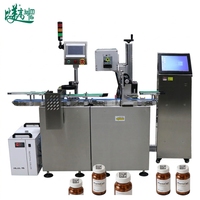 Machine de codage laser GS1 hautement efficace pour casquettes médicales avec système d'inspection visuelle pour l'acquisition de données et le tri automatique