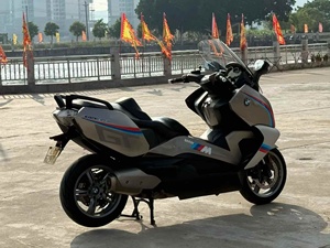 <span class=keywords><strong>BMW</strong></span> <span class=keywords><strong>C</strong></span> <span class=keywords><strong>650</strong></span> <span class=keywords><strong>GT</strong></span> 650cc Scooter <span class=keywords><strong>GT</strong></span> a Doppio Cilindro Raffreddato ad Acqua, con ABS Standard e Controllo Trazione ASC, Ideale per il Pendolarismo Urbano - Product Image 5