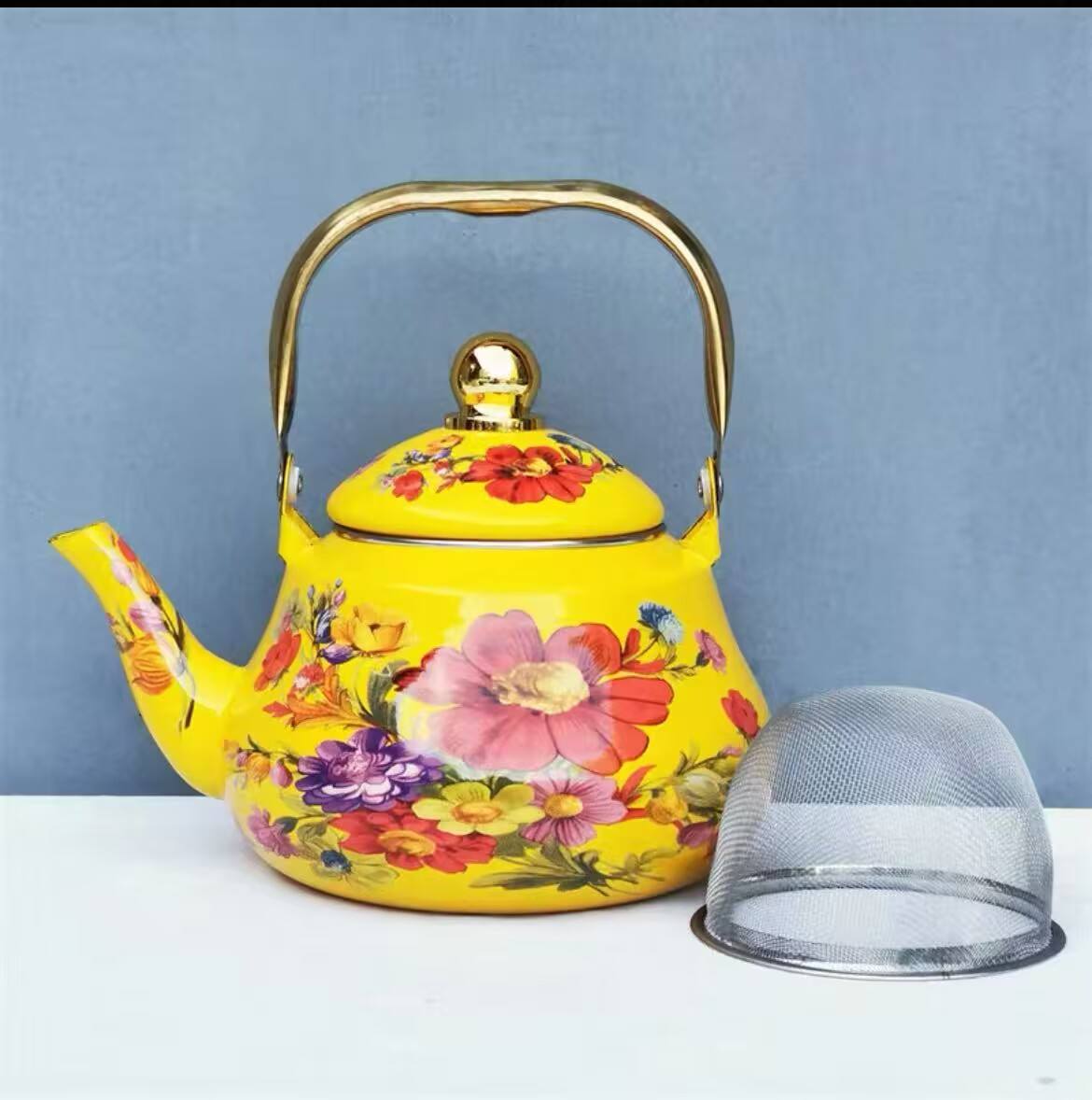 Enamelware Kettle Vintage White Enamel Coffee Pot – Williamsburg