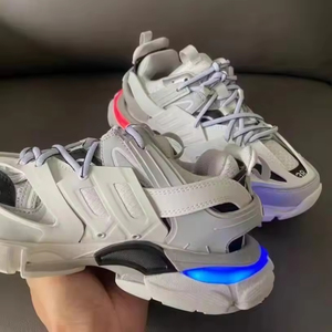 Модные люксовые кроссовки Tracki 3.0 из высококачественного быстросохнущего холста с заостренным носком, завязками и LED-подошвой, модель 2026 года - Product Image 3