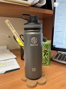 Biểu Tượng Tùy Chỉnh 18Oz 24Oz 32Oz 40Oz <span class=keywords><strong>Takeya</strong></span> Gốc Chân Không Cách Nhiệt Nước Bằng Thép Không Gỉ Chai Với Nắp Vòi Thủy 0Wala Flask - Product Image 3