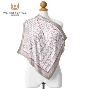 Etiqueta personalizada Malasia pañuelo vestido crepé verano tamaño grande Afrian bufandas impresas mate satén Slik tela Hijab bufandas - Product Image 5