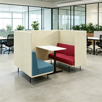 Canapé de réunion insonorisé à dossier haut avec table, design modulaire pour espace de réception de bureau privé