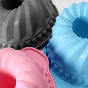 Moldes de silicona antiadherentes coloridos de alta calidad para pasteles estriados, pasteles <span class=keywords><strong>caseros</strong></span> de silicona para moldes redondos, pan y gelatina - Product Image 3