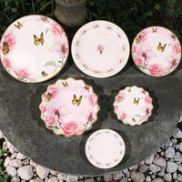 Ensemble d'assiettes à dîner jetables durables avec motif de rose papillon pour les fêtes et les occasions spéciales